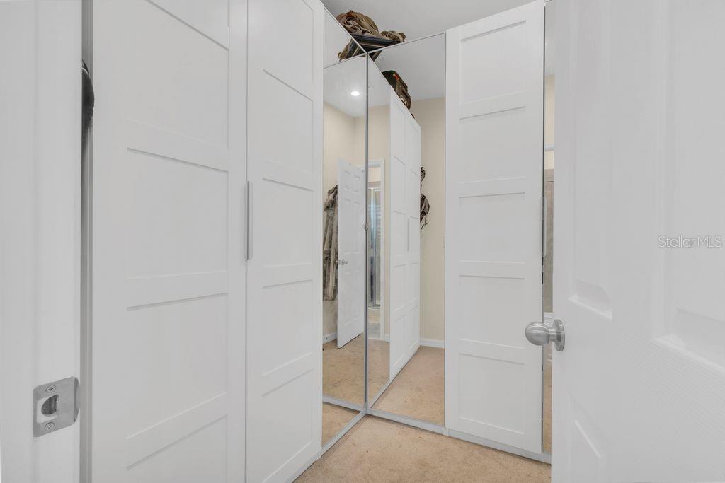 Image 31 of 47 For 11959 Globe Street