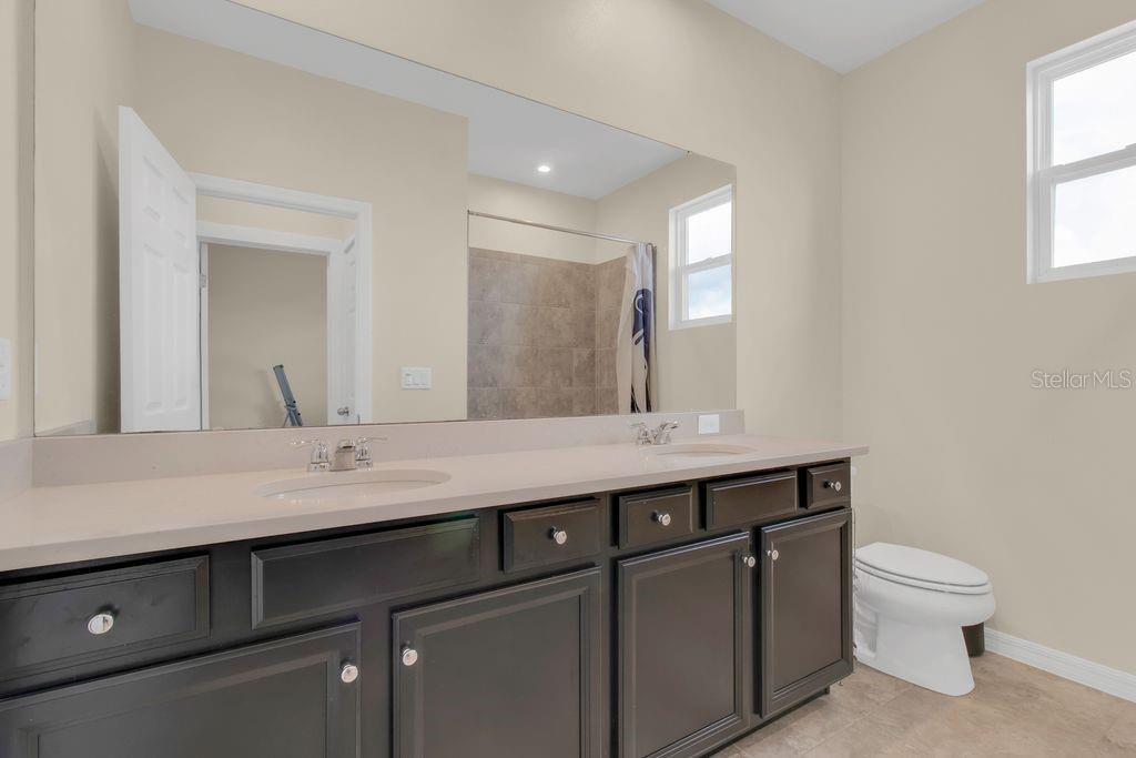 Image 33 of 47 For 11959 Globe Street