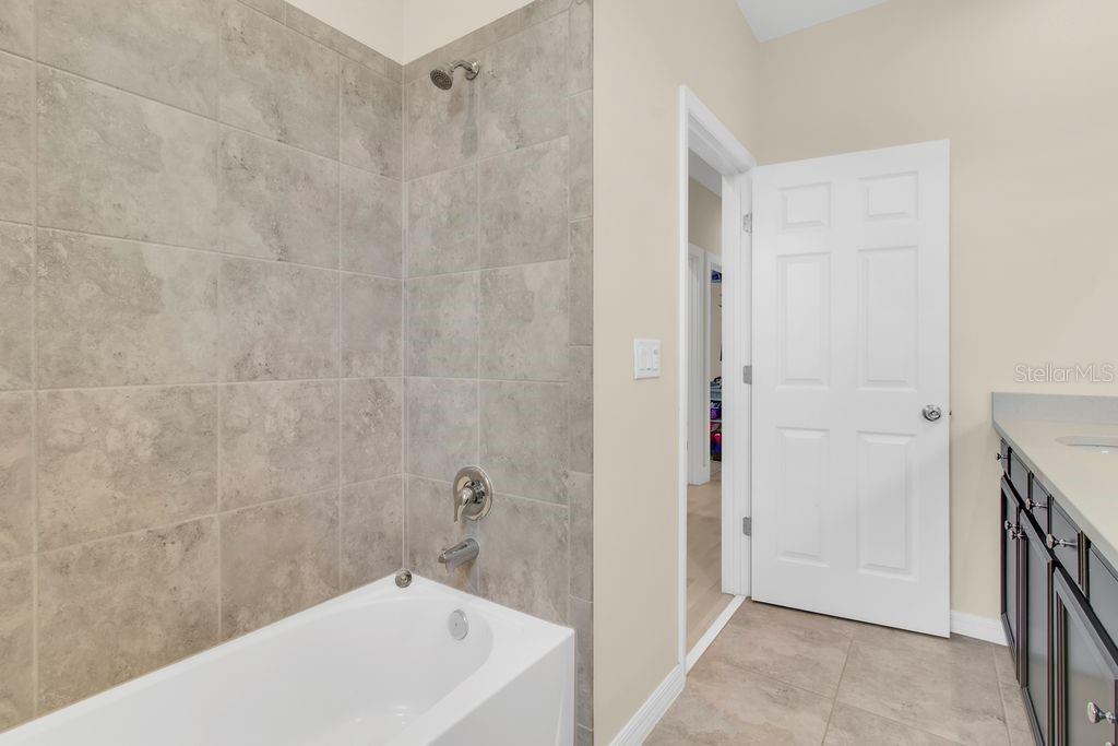 Image 34 of 47 For 11959 Globe Street