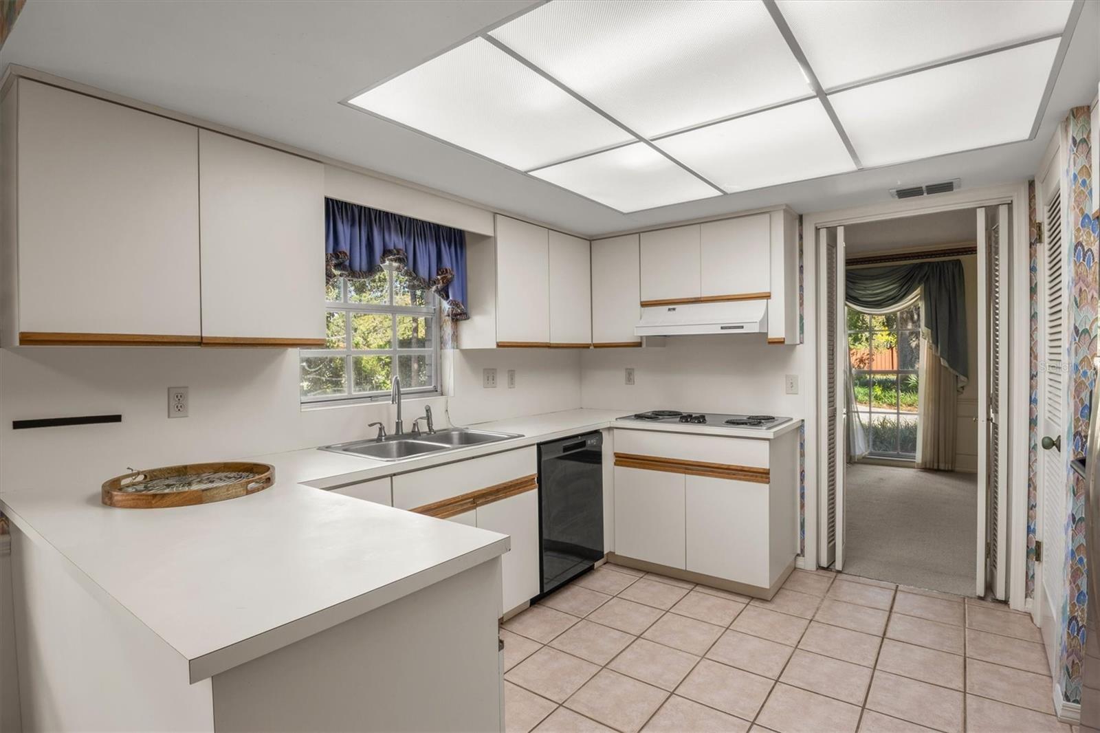 Image 11 of 46 For 2111 Winterset Road