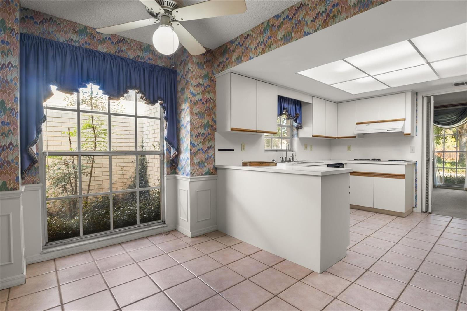Image 13 of 46 For 2111 Winterset Road