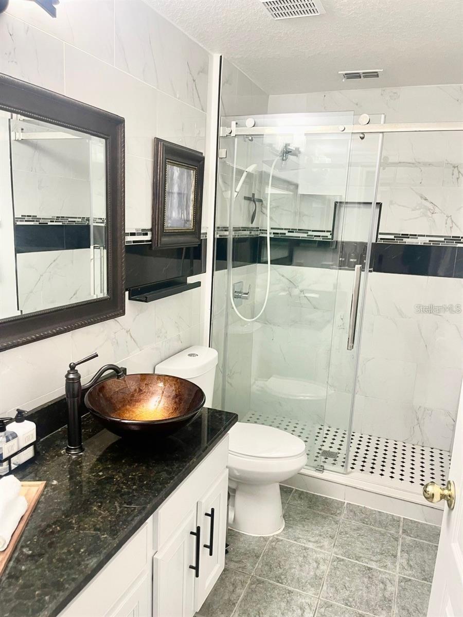 Image 12 of 18 For 701 Sandy Ridge Drive