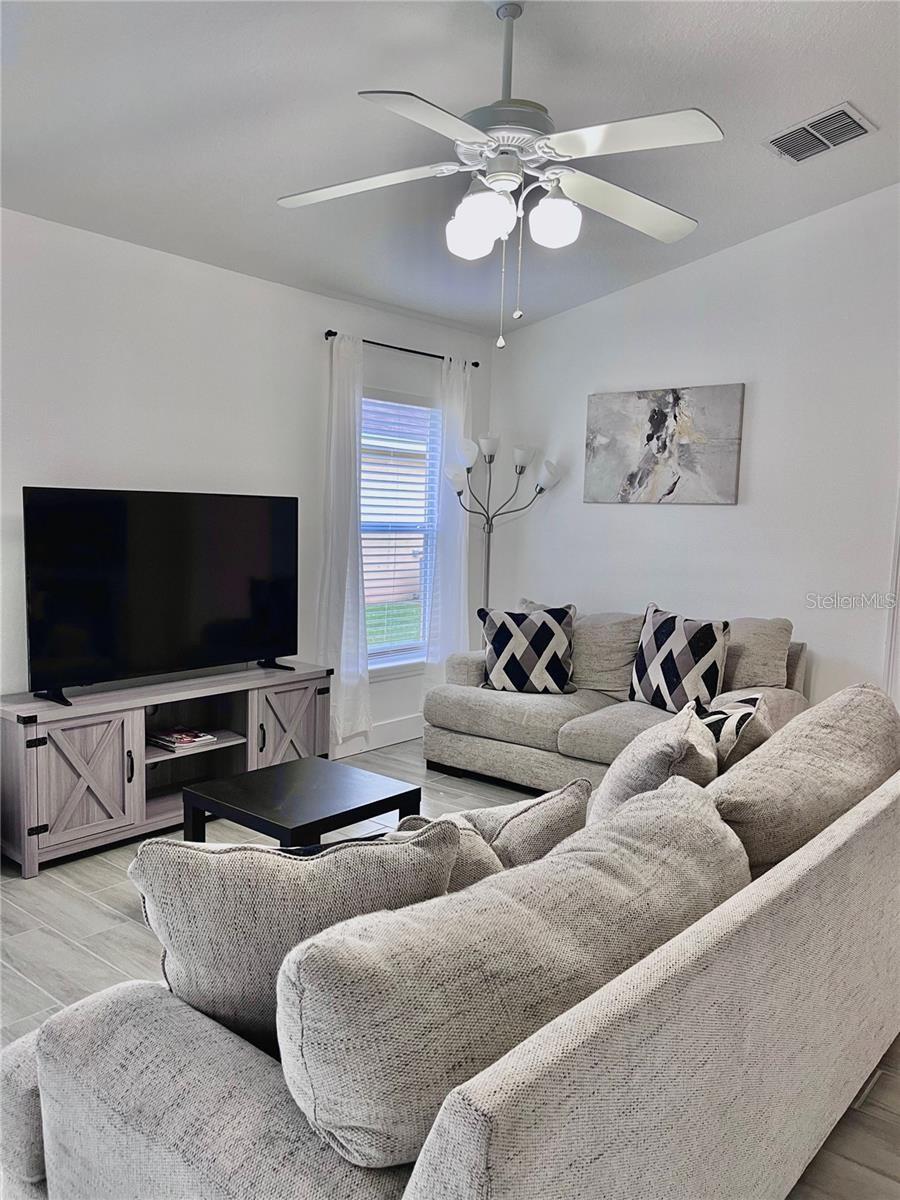 Image 3 of 18 For 701 Sandy Ridge Drive