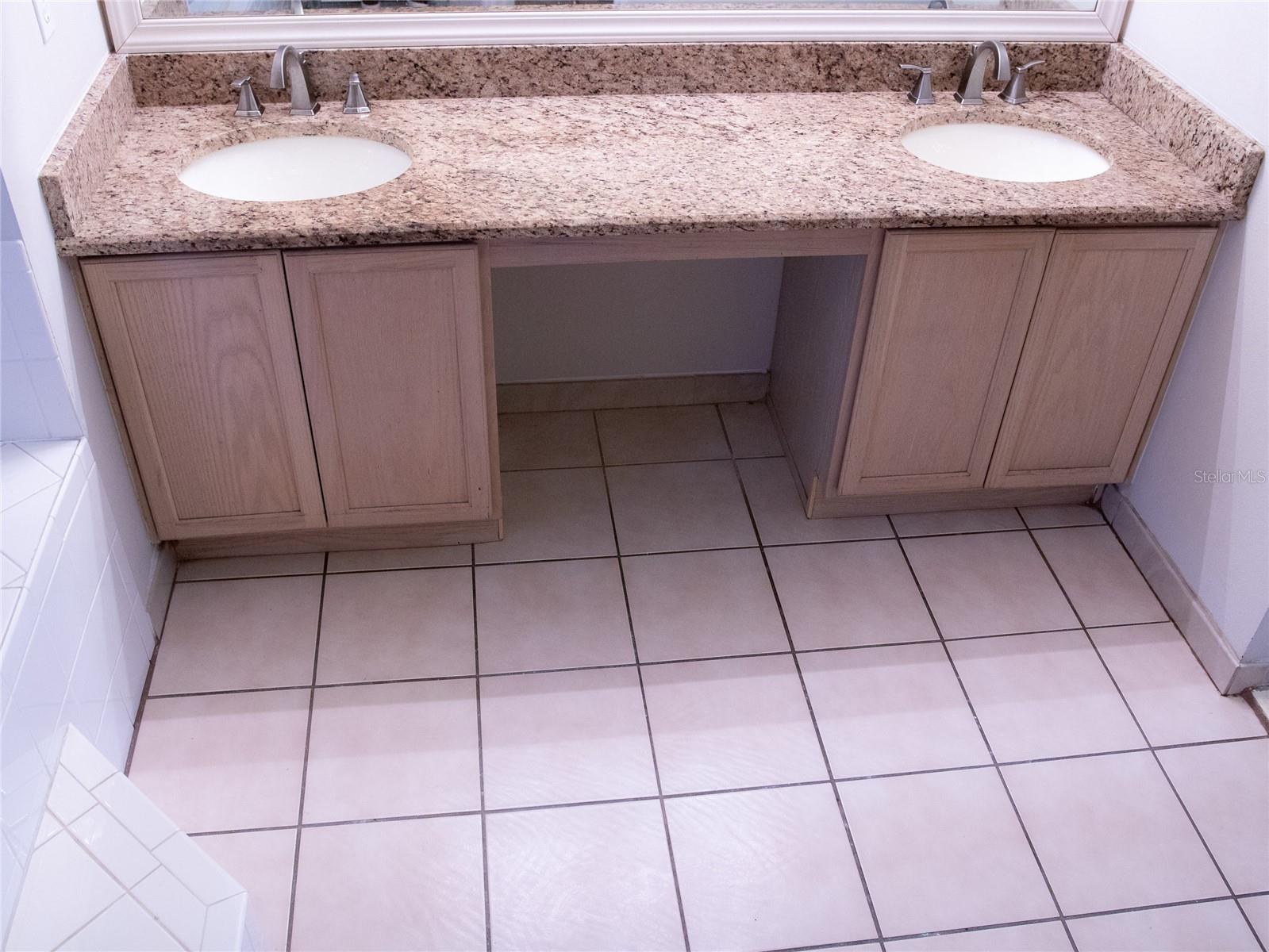 Image 7 of 10 For 565 Pinehurst