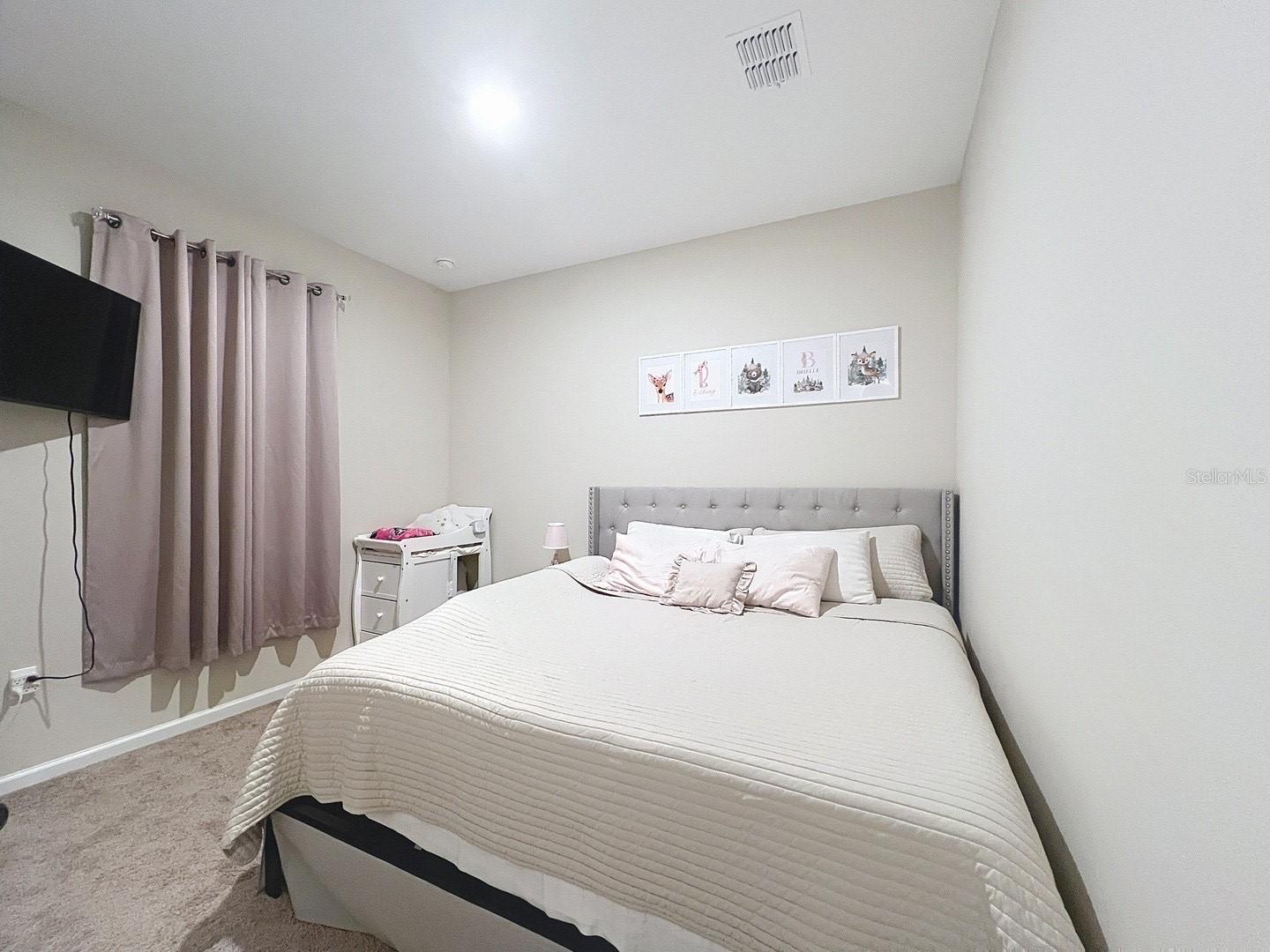 Image 10 of 14 For 951 Griffon Avenue