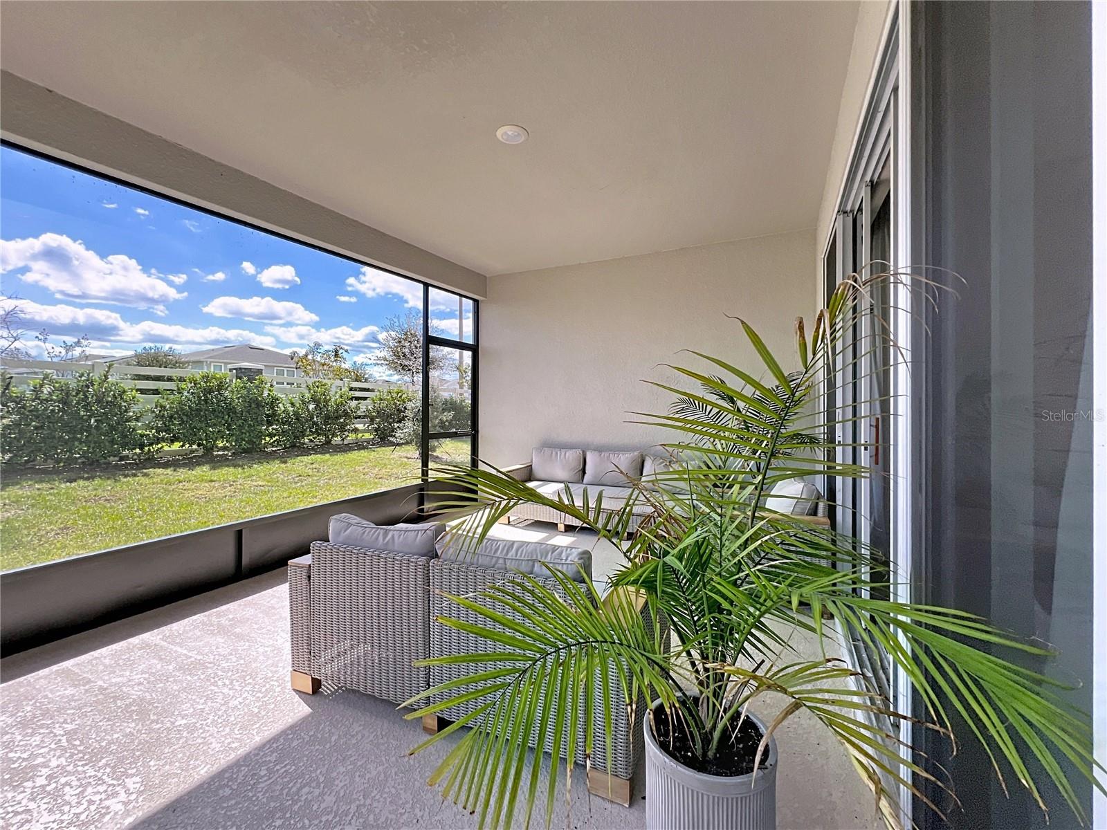 Image 14 of 14 For 951 Griffon Avenue