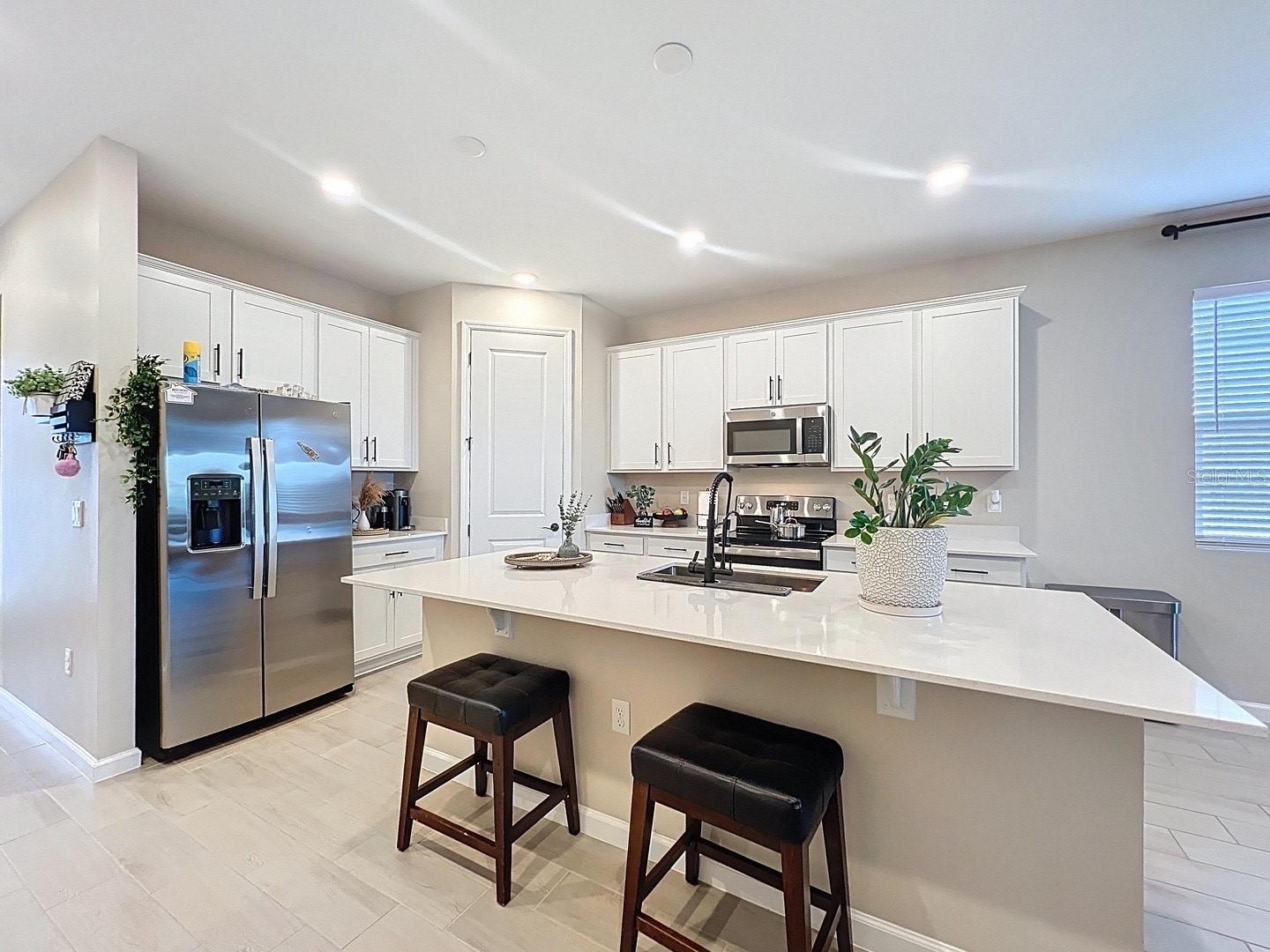 Image 3 of 14 For 951 Griffon Avenue
