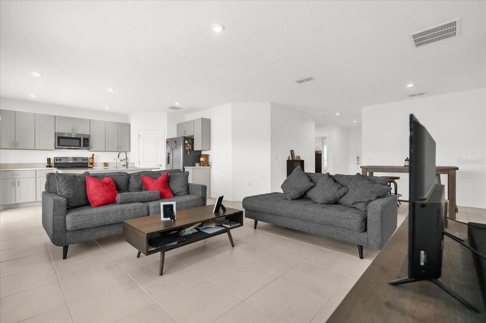 Image 2 of 31 For 285 White Heron Way