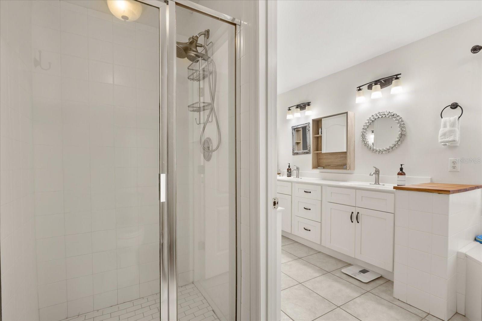 Image 18 of 35 For 2713 Emerald Lake Court