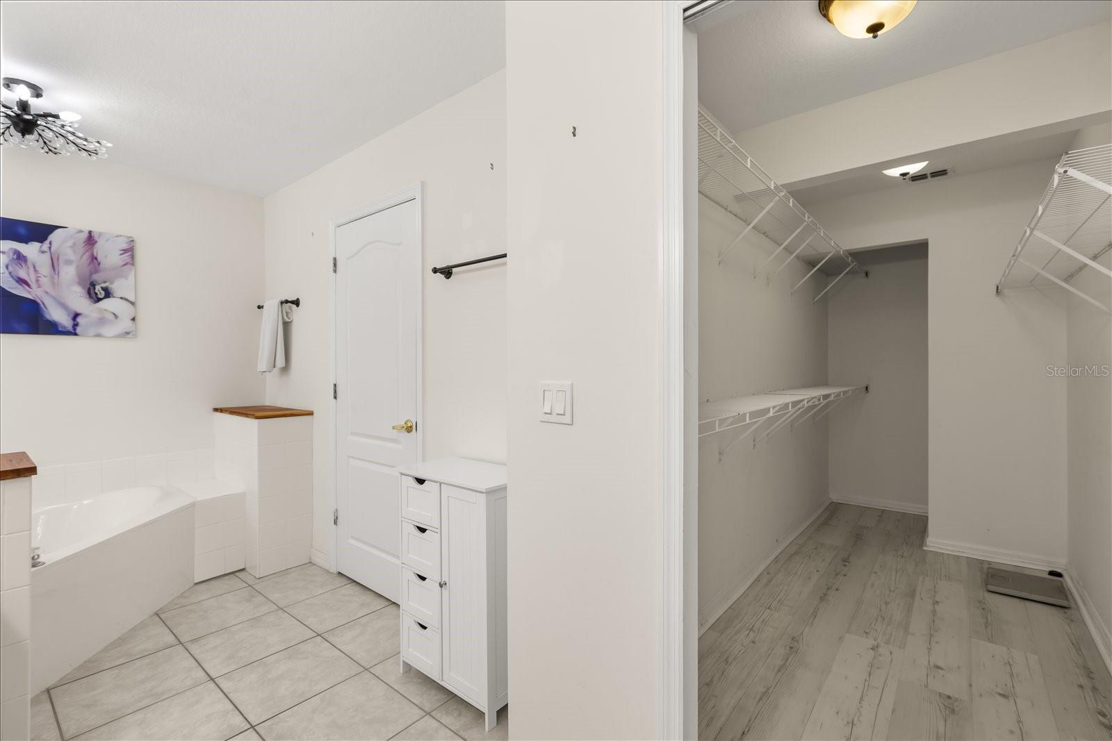 Image 20 of 35 For 2713 Emerald Lake Court