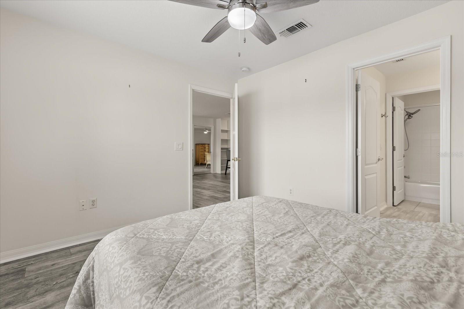 Image 22 of 35 For 2713 Emerald Lake Court