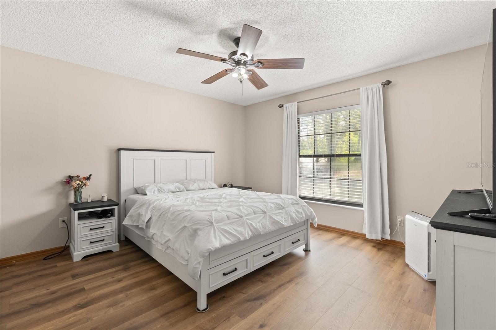 Image 15 of 34 For 2323 40th Street Road