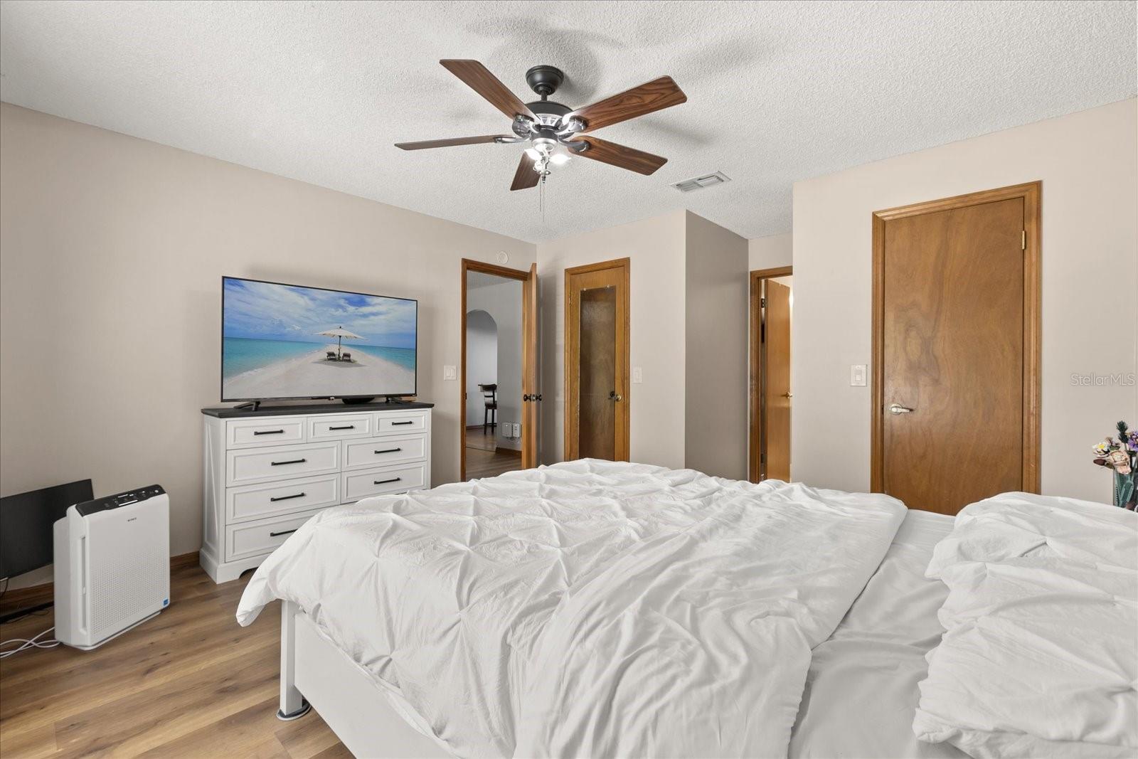 Image 16 of 34 For 2323 40th Street Road