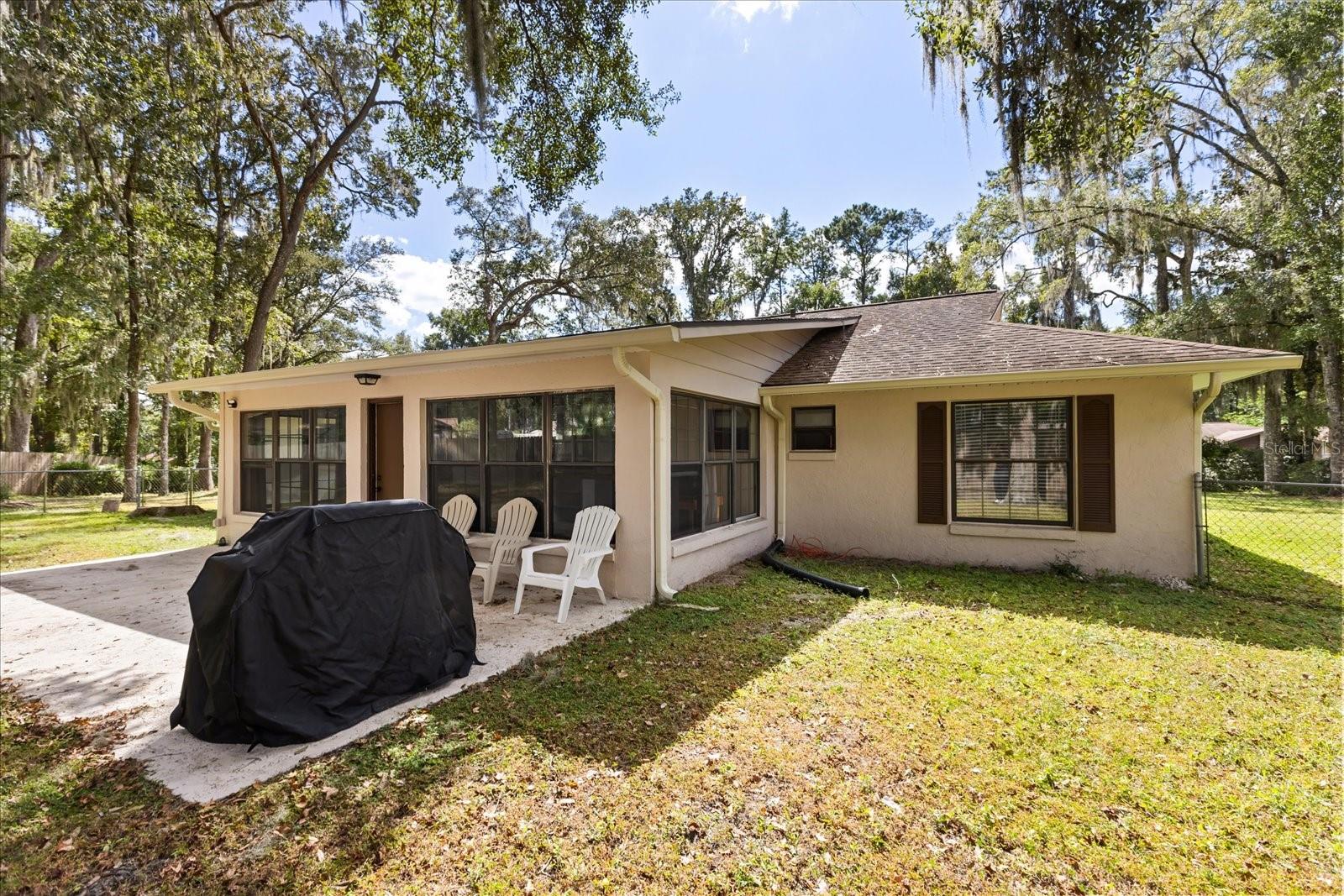 Image 4 of 34 For 2323 40th Street Road
