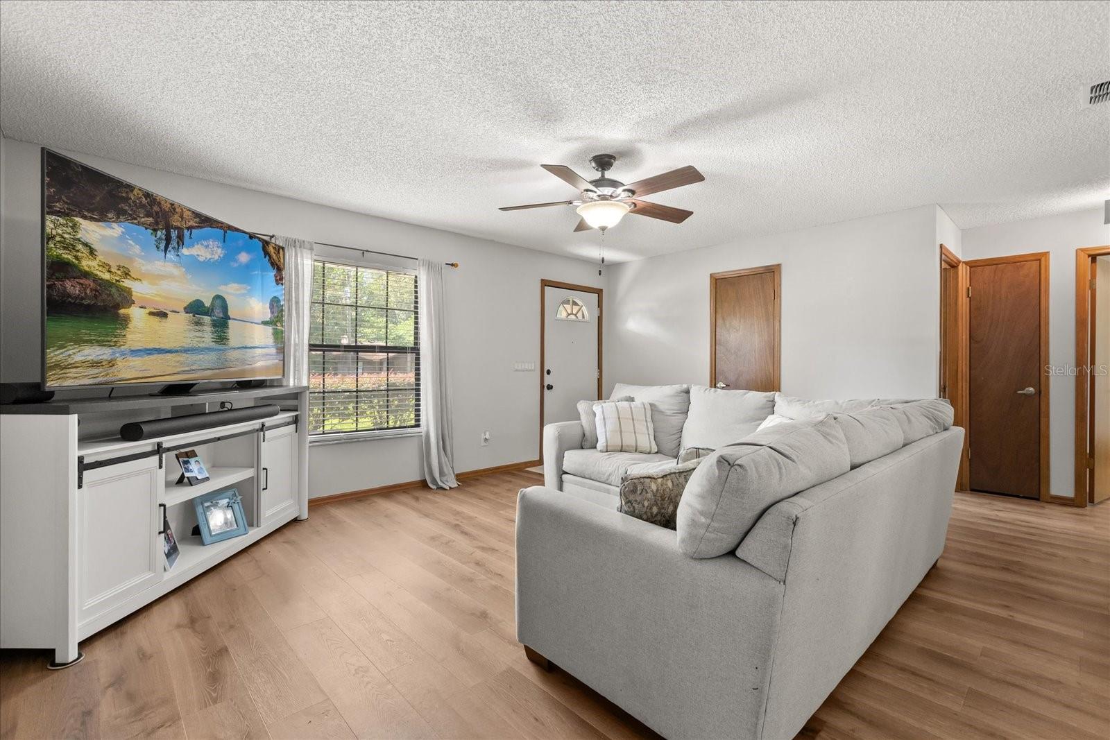 Image 7 of 34 For 2323 40th Street Road