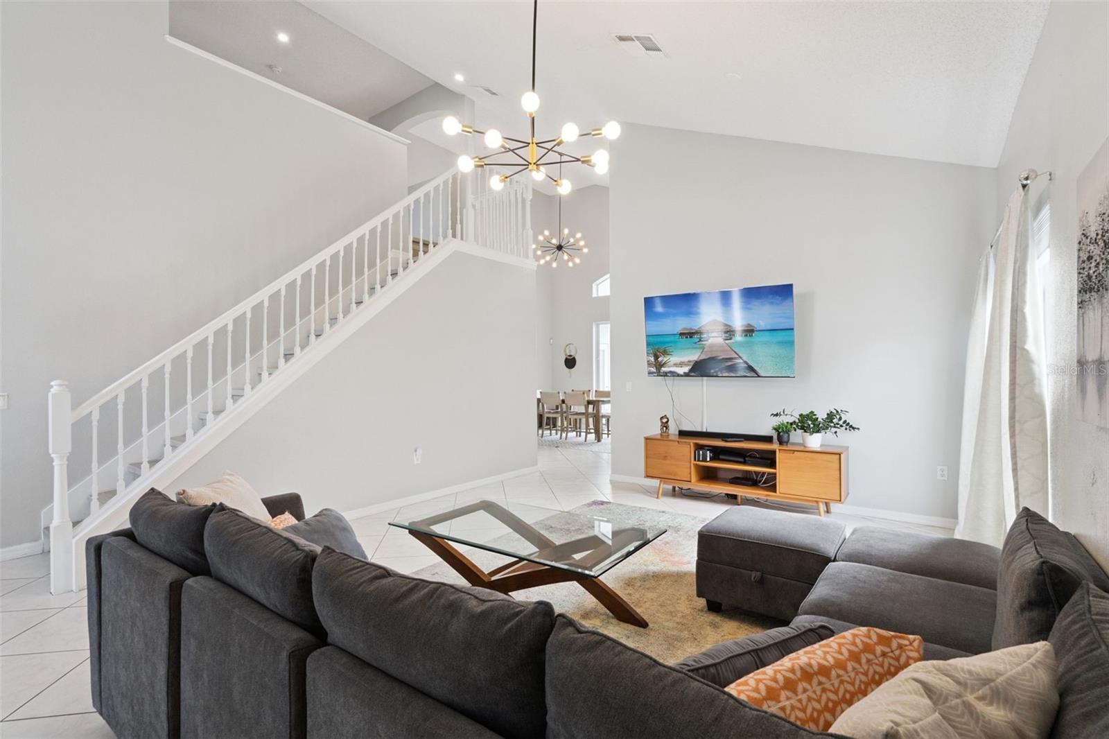 Image 10 of 77 For 2889 Blooming Alamanda Loop