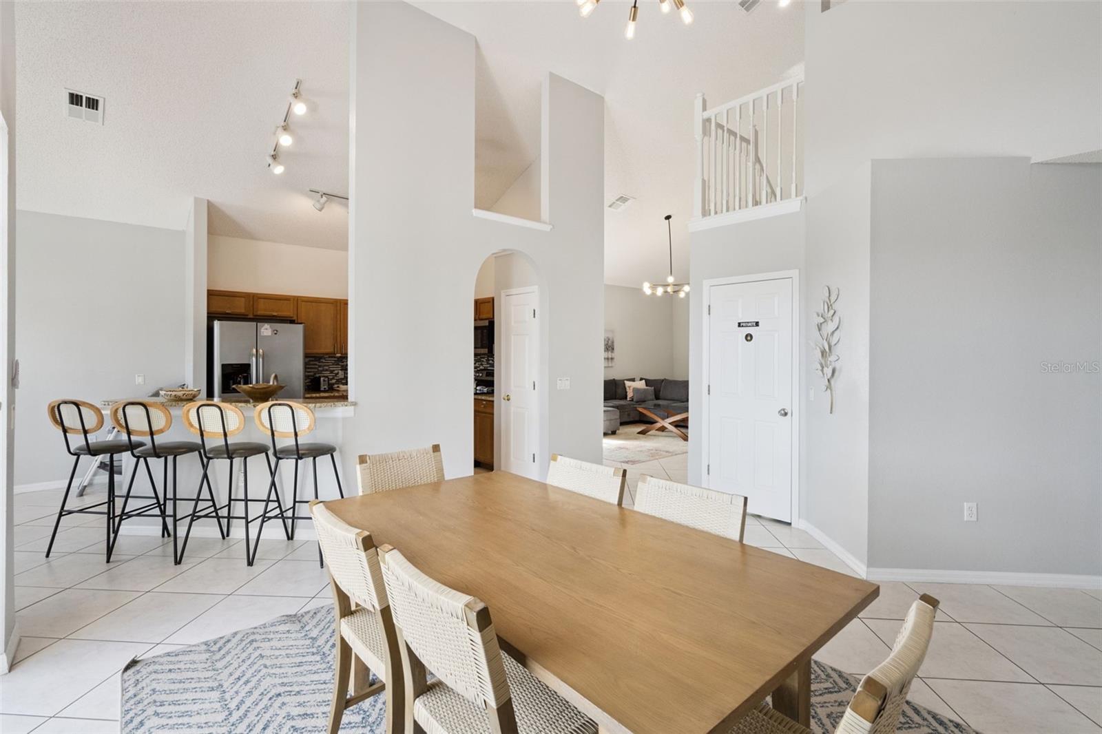 Image 13 of 77 For 2889 Blooming Alamanda Loop