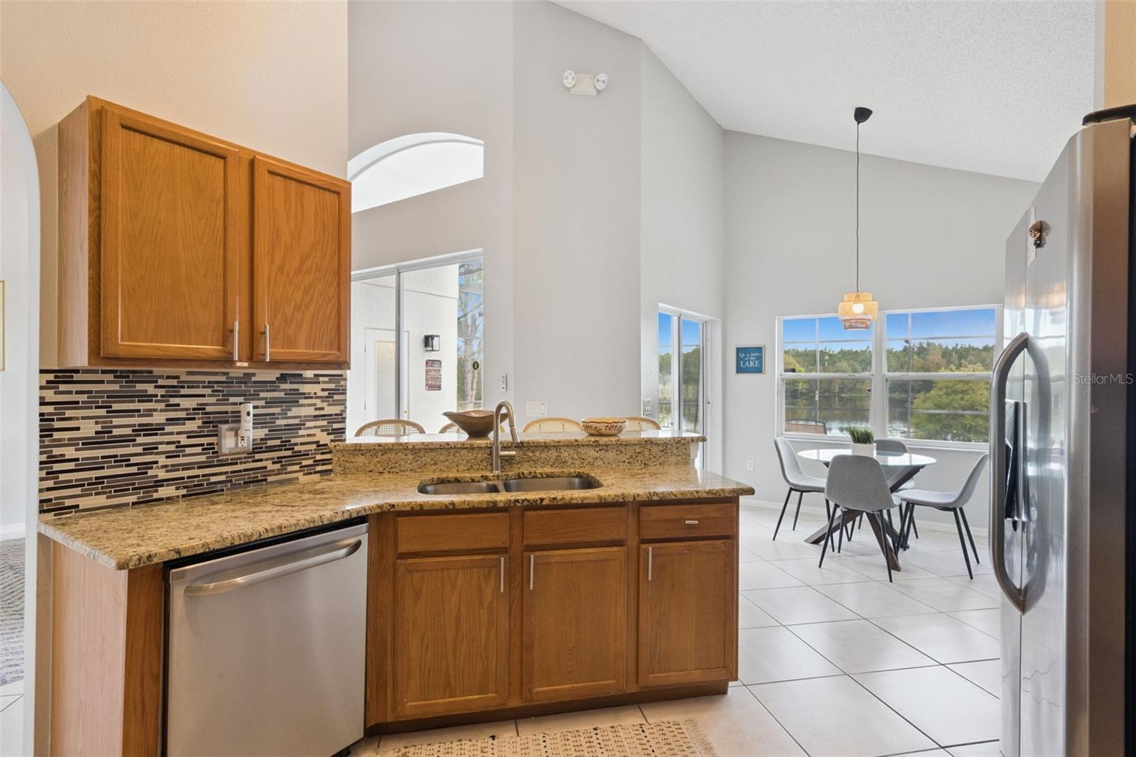 Image 16 of 77 For 2889 Blooming Alamanda Loop