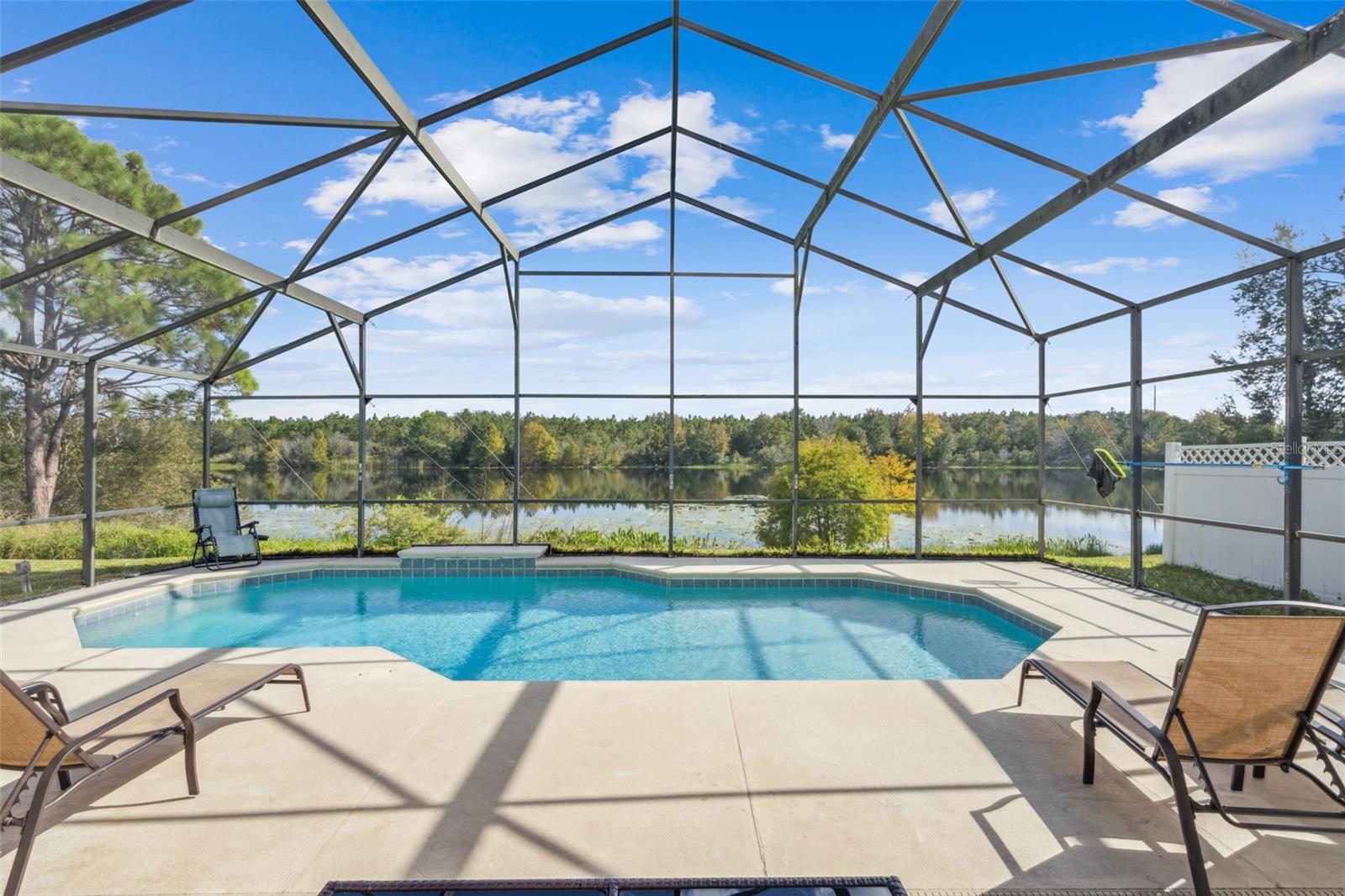 Image 3 of 77 For 2889 Blooming Alamanda Loop