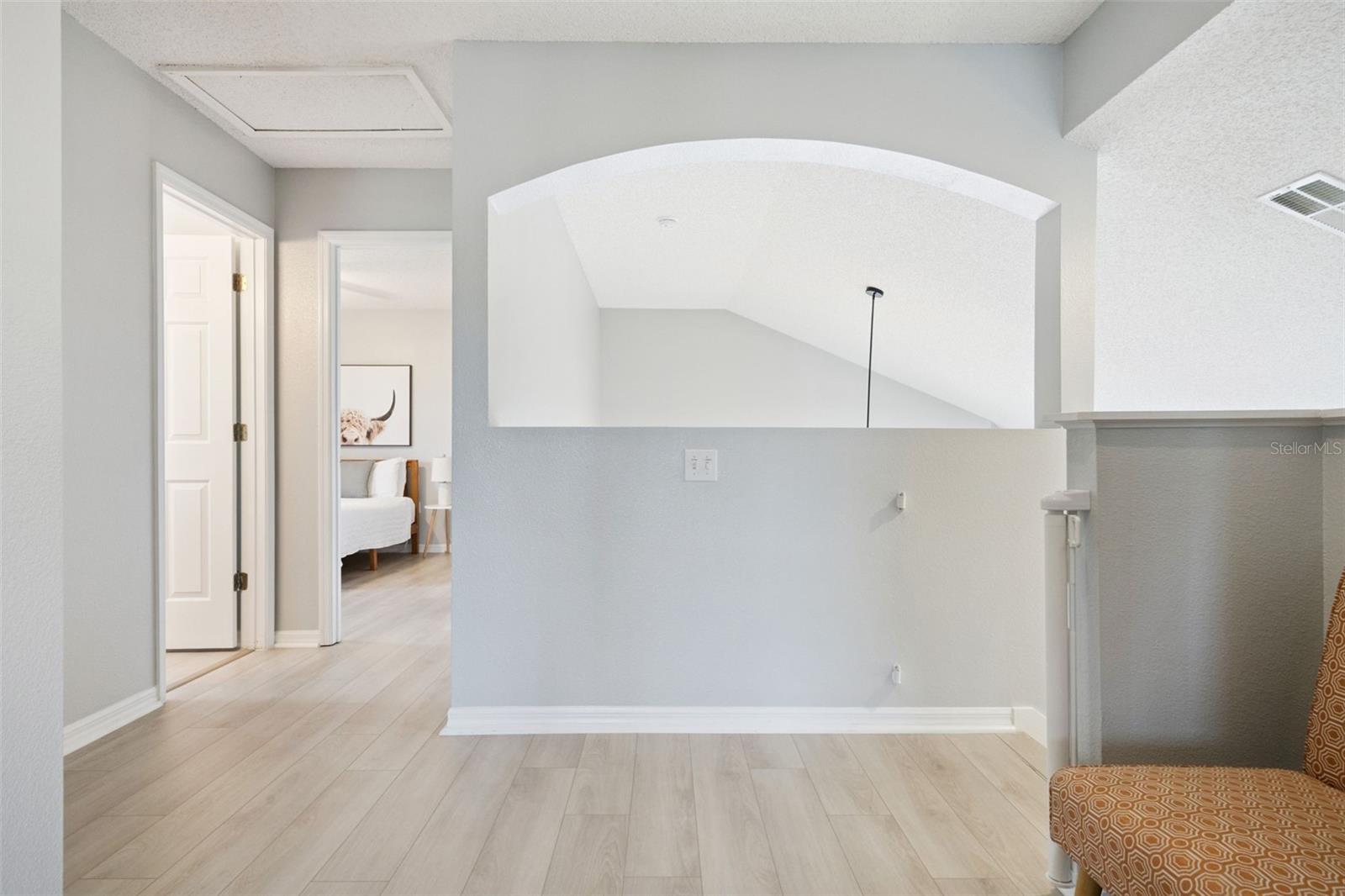 Image 31 of 77 For 2889 Blooming Alamanda Loop