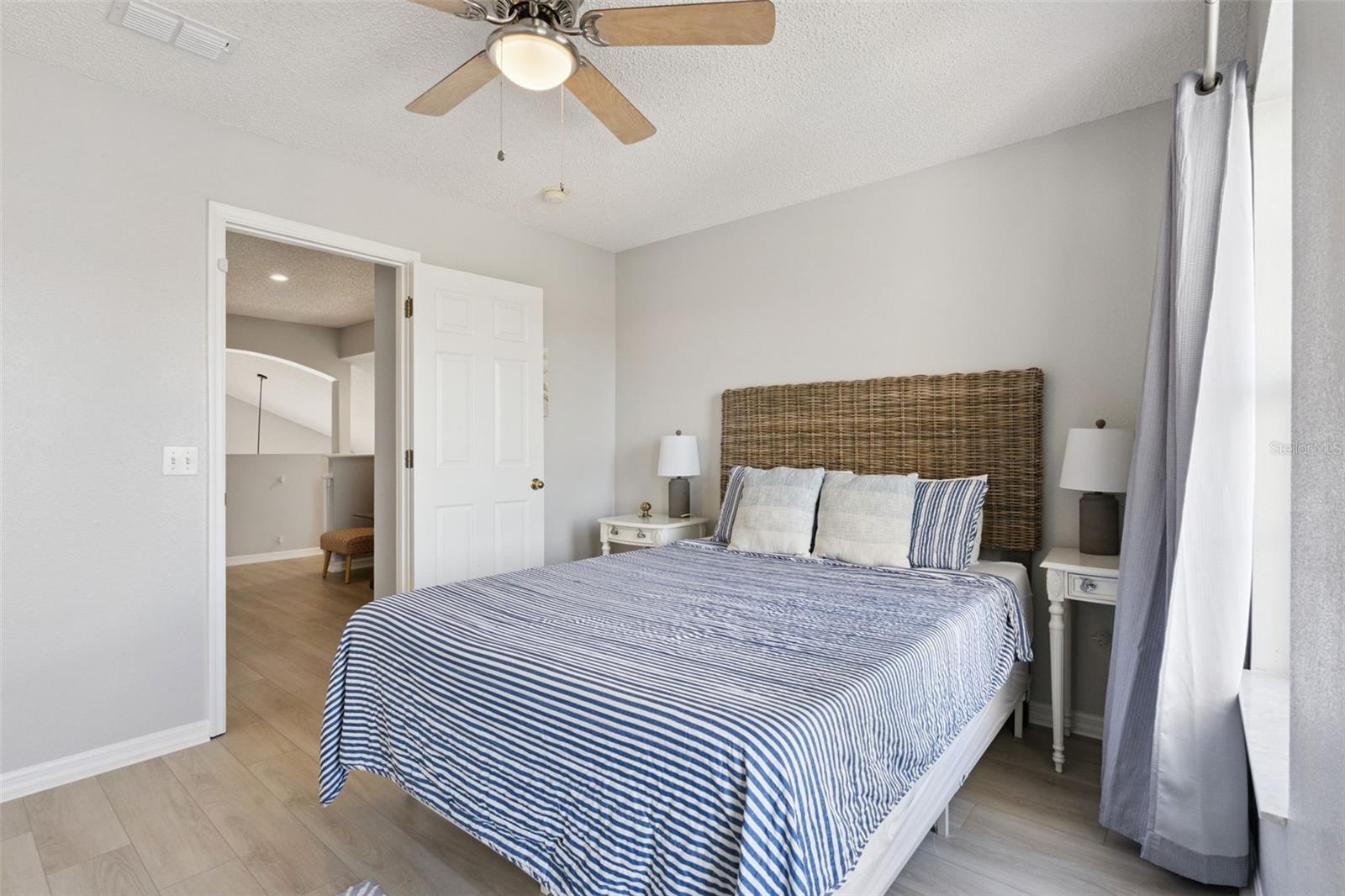 Image 37 of 77 For 2889 Blooming Alamanda Loop