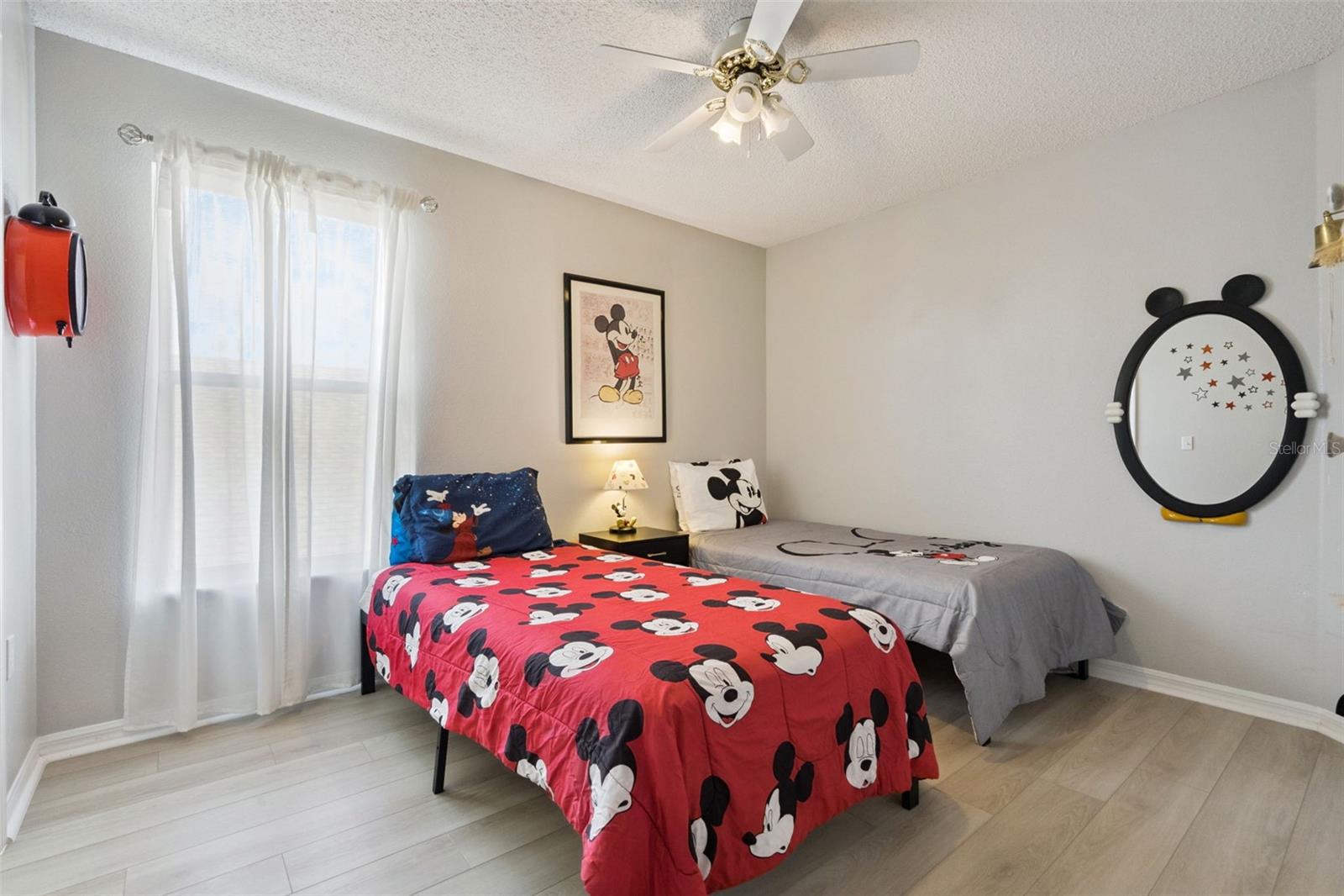 Image 45 of 77 For 2889 Blooming Alamanda Loop