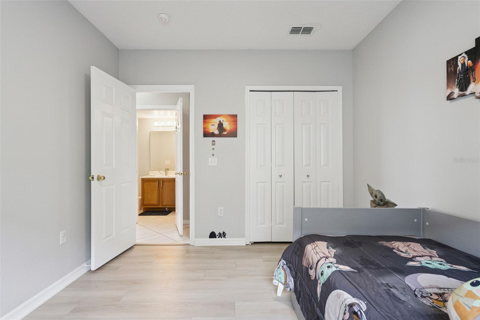 Image 47 of 77 For 2889 Blooming Alamanda Loop