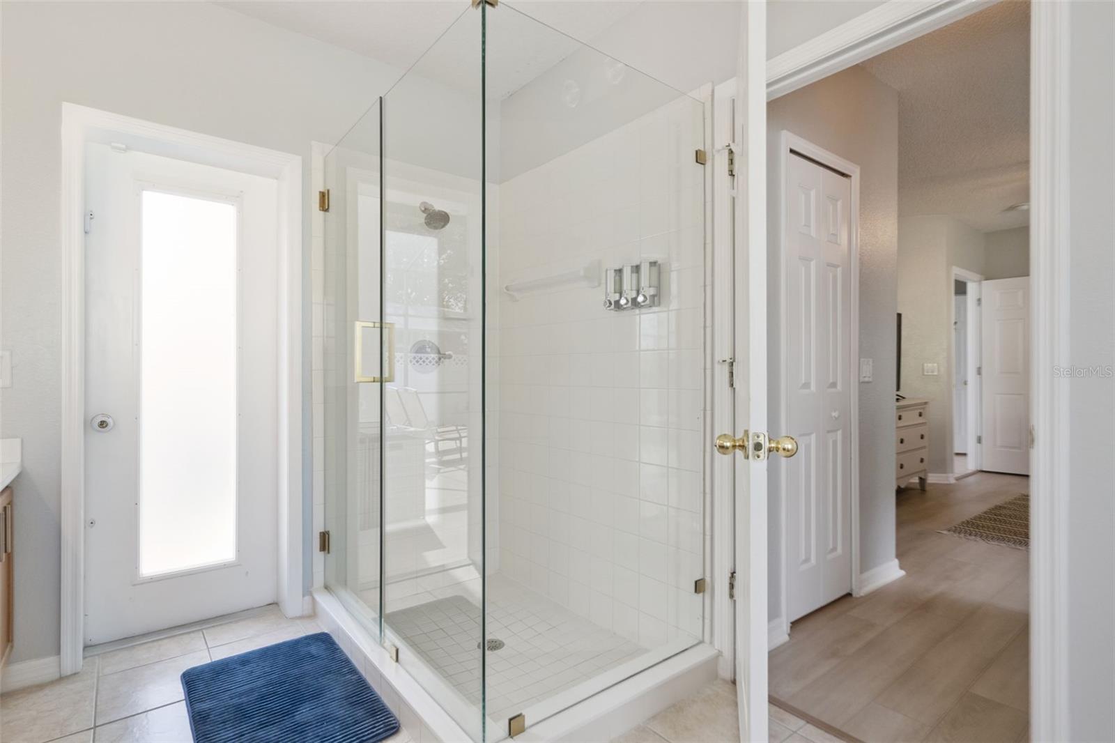 Image 50 of 77 For 2889 Blooming Alamanda Loop