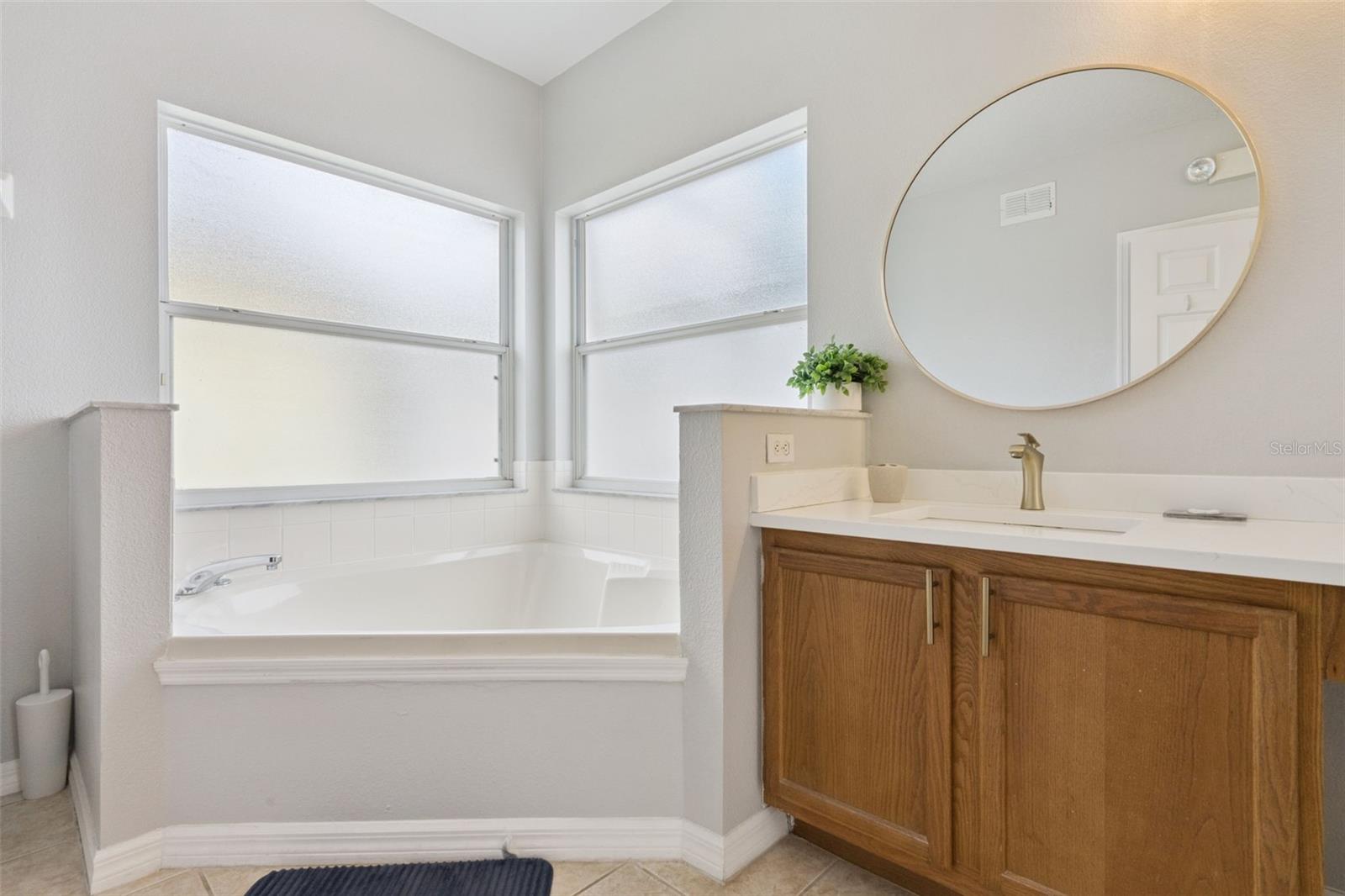 Image 52 of 77 For 2889 Blooming Alamanda Loop