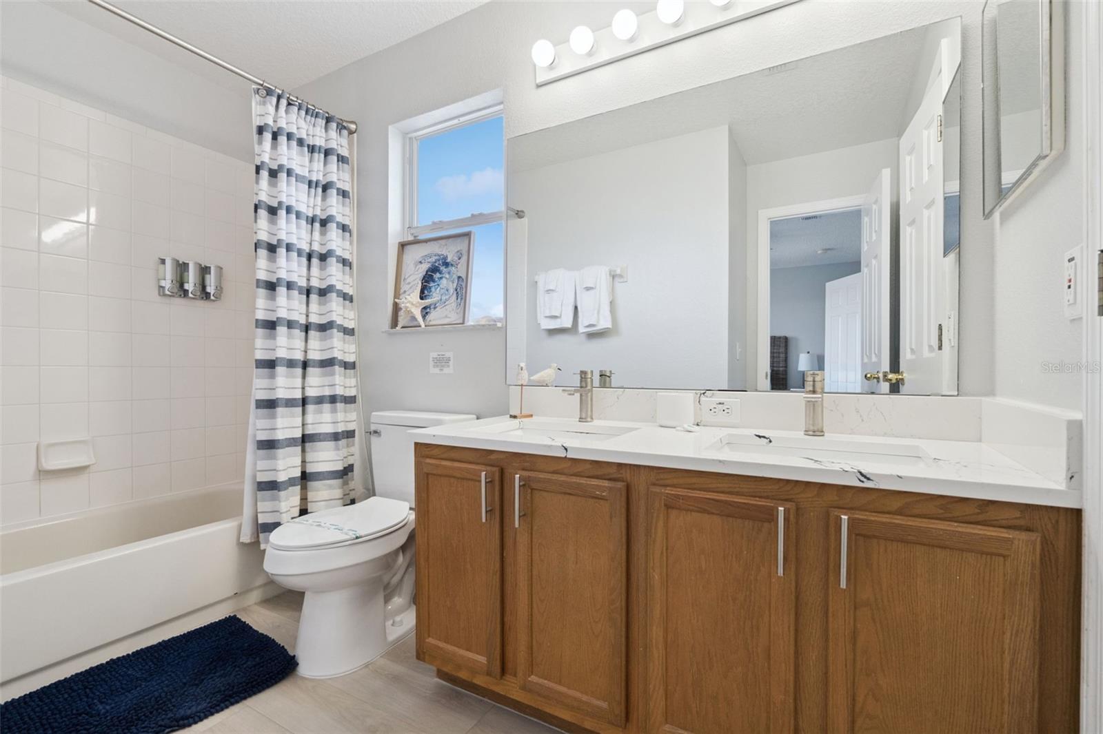 Image 53 of 77 For 2889 Blooming Alamanda Loop