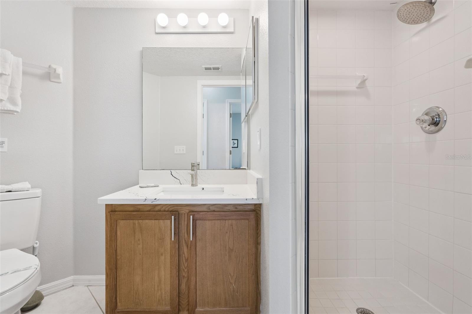 Image 54 of 77 For 2889 Blooming Alamanda Loop