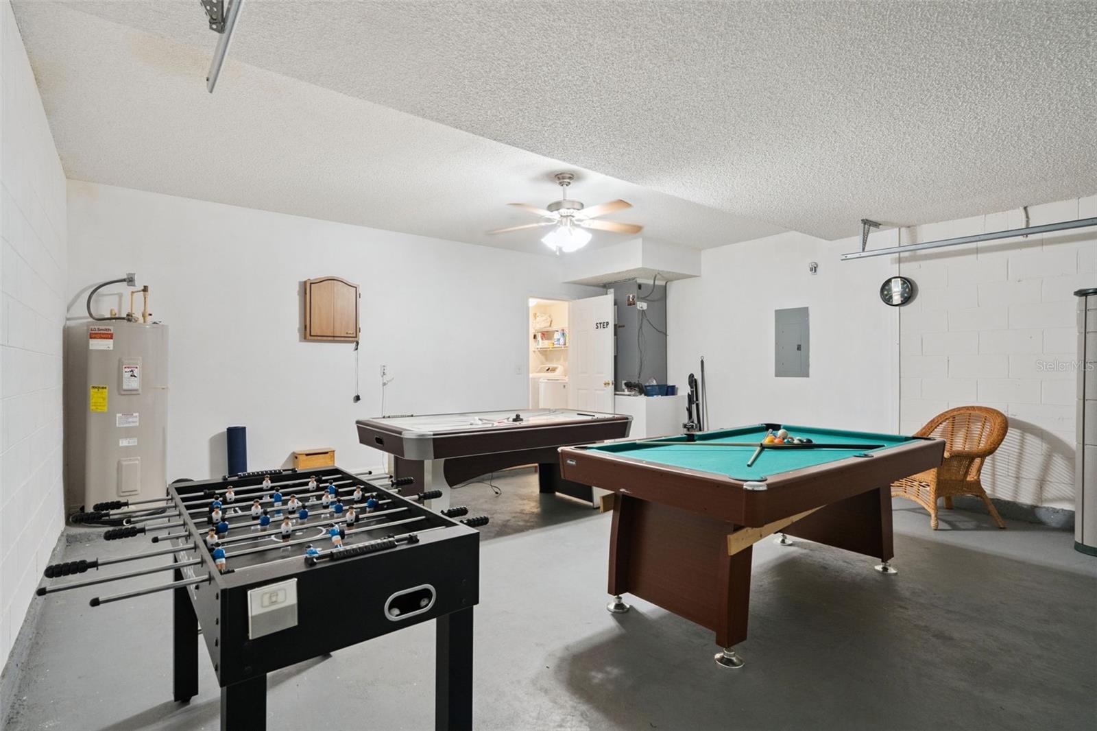 Image 58 of 77 For 2889 Blooming Alamanda Loop