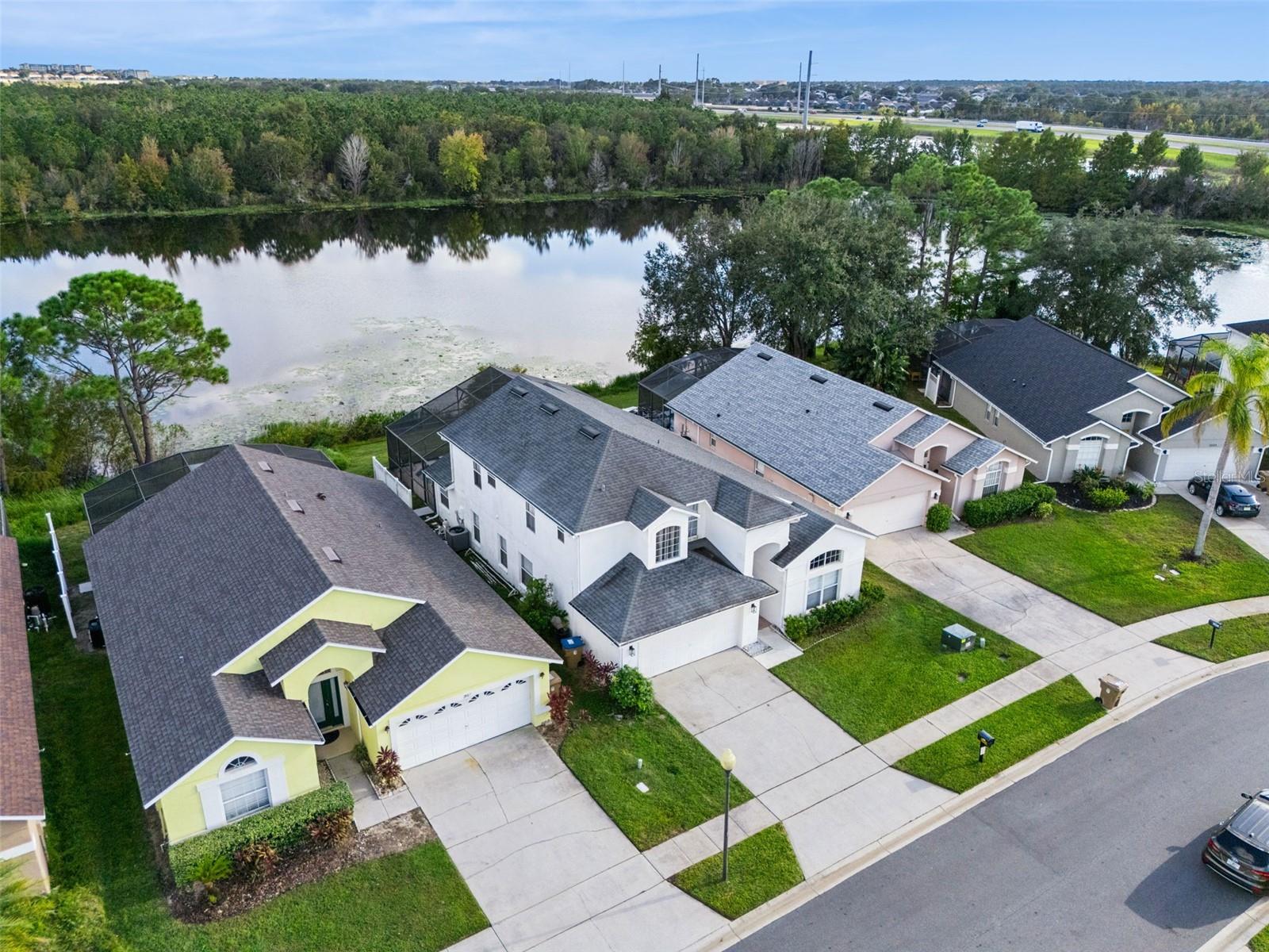 Image 67 of 77 For 2889 Blooming Alamanda Loop