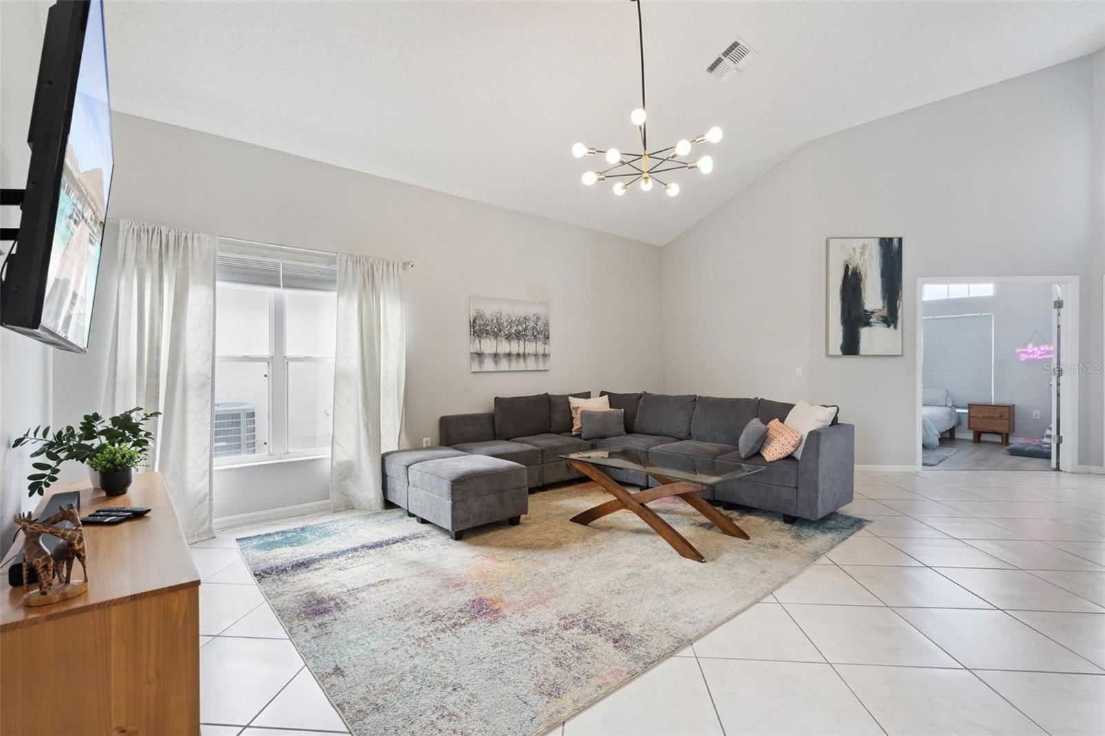 Image 8 of 77 For 2889 Blooming Alamanda Loop