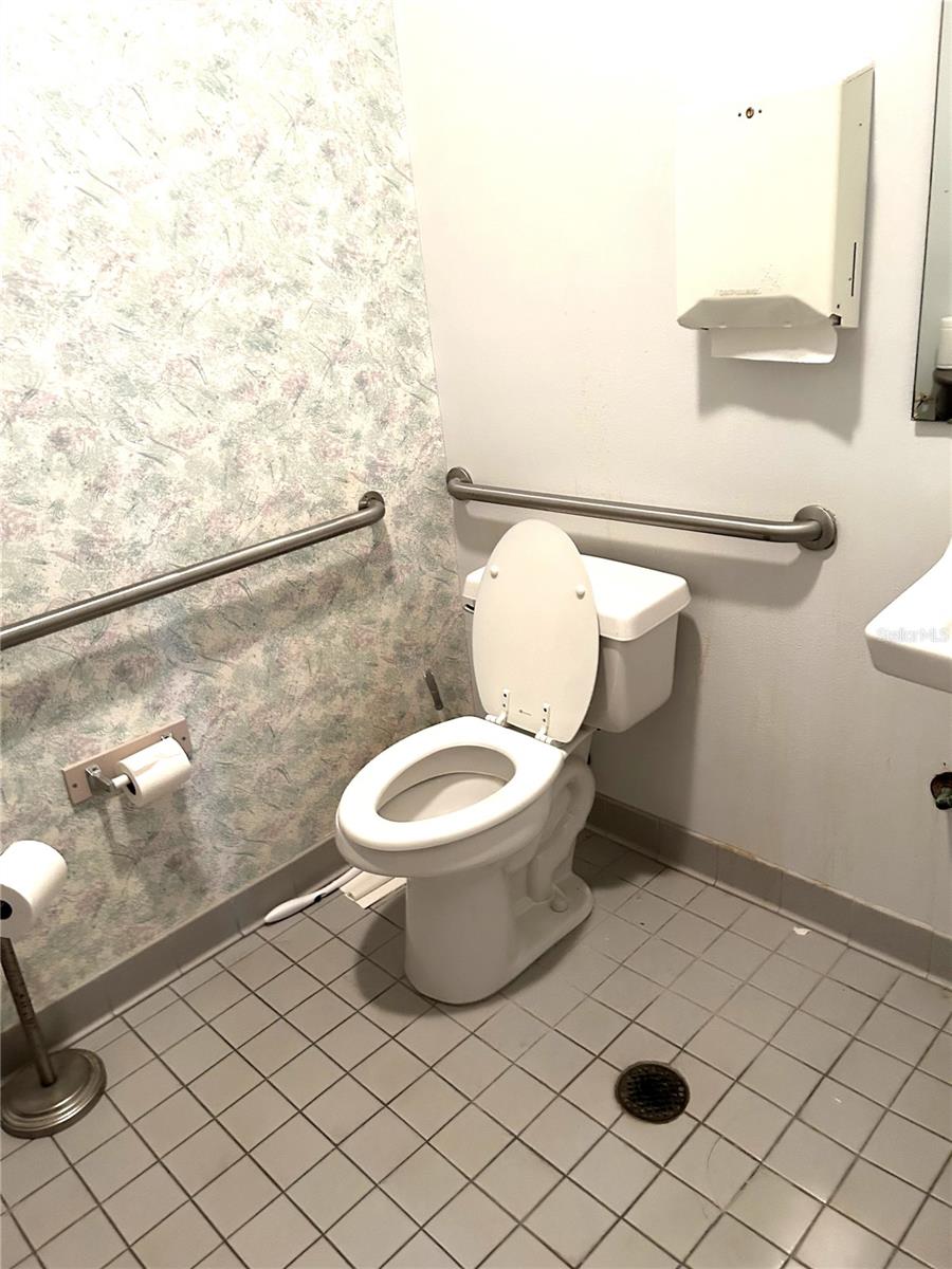 Image 12 of 14 For 901 Central Avenue