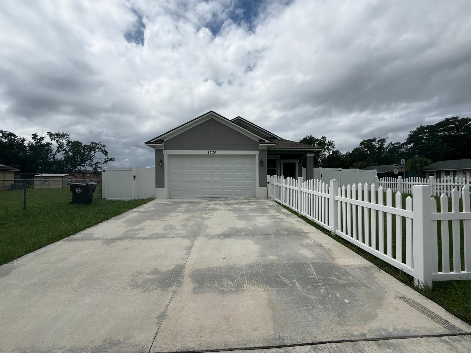 Image 2 of 16 For 2220 Smith Street