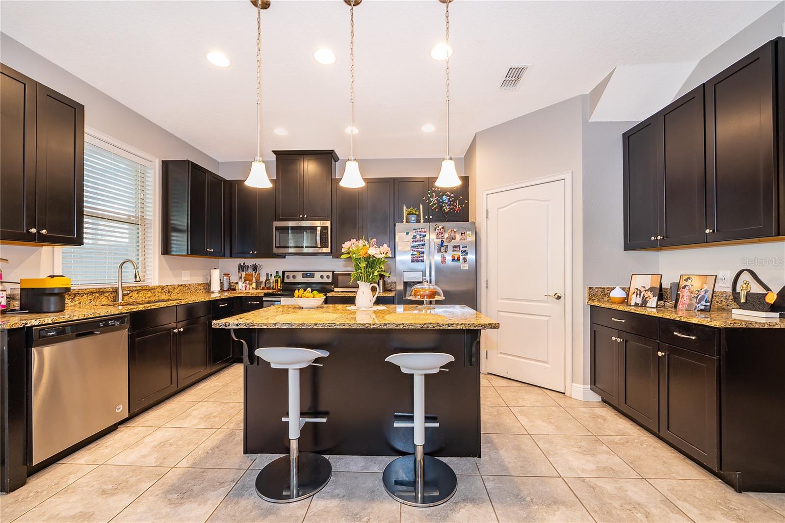 Image 10 of 29 For 14039 Helsby Street