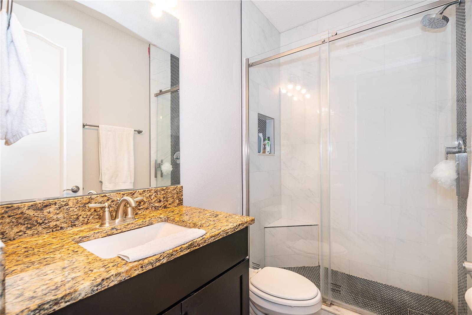 Image 20 of 29 For 14039 Helsby Street