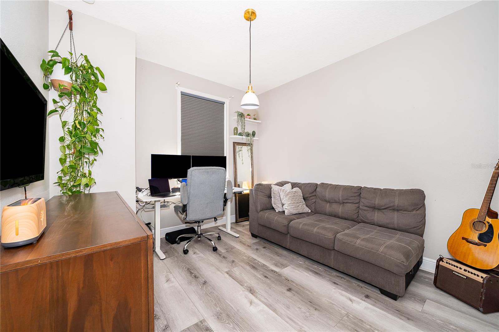 Image 21 of 29 For 14039 Helsby Street