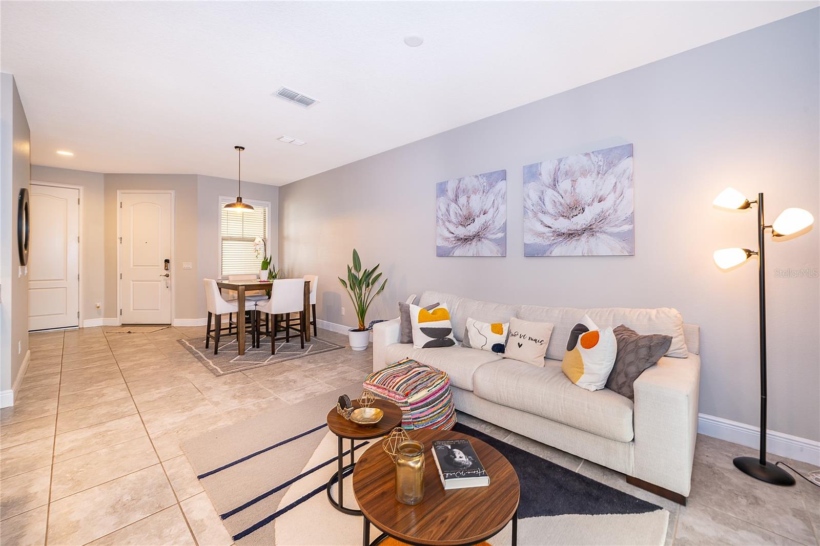 Image 3 of 29 For 14039 Helsby Street