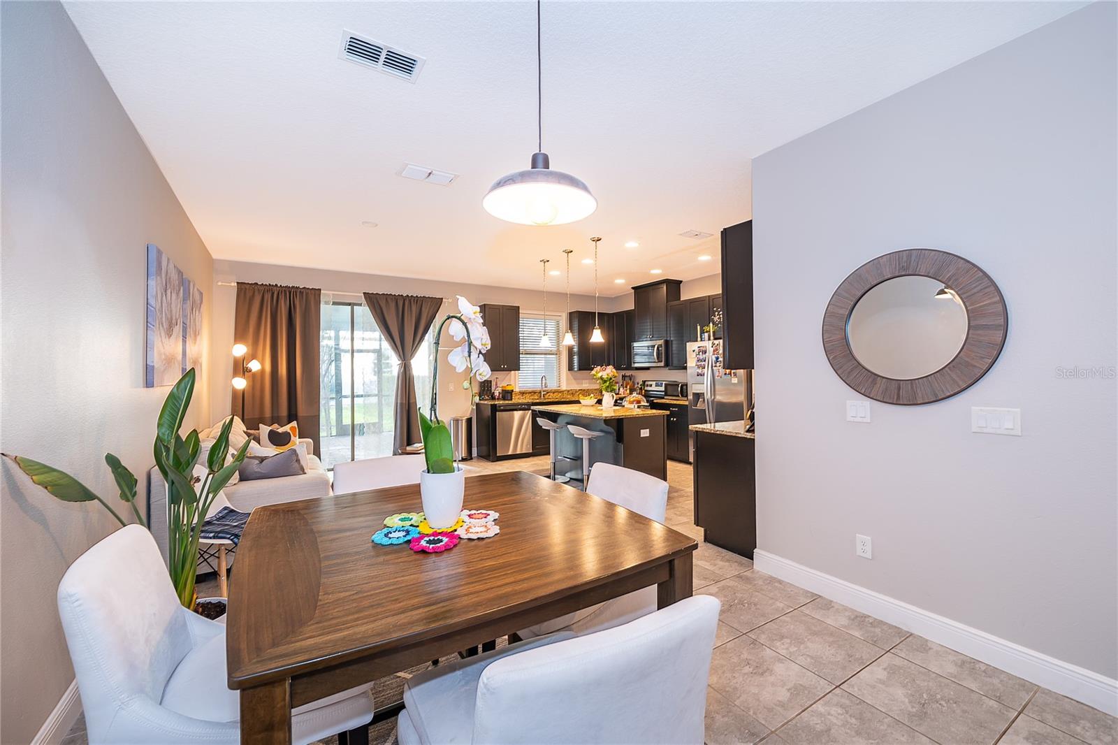 Image 6 of 29 For 14039 Helsby Street