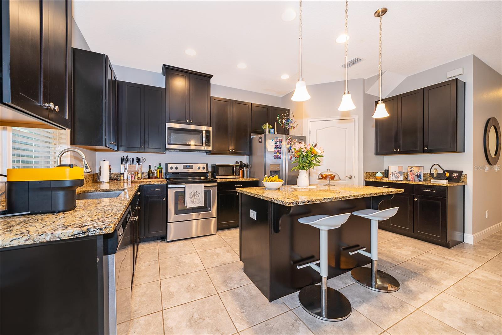 Image 9 of 29 For 14039 Helsby Street