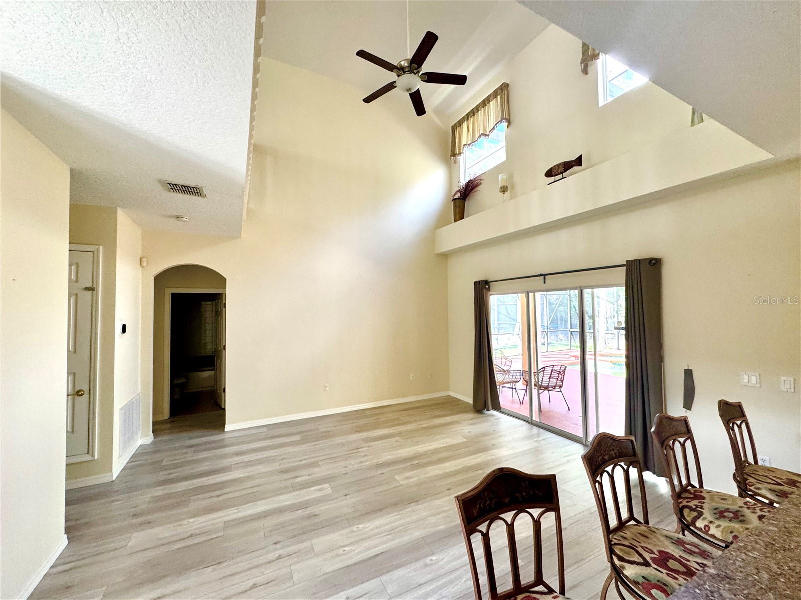 Image 12 of 33 For 1218 Winding Willow Court