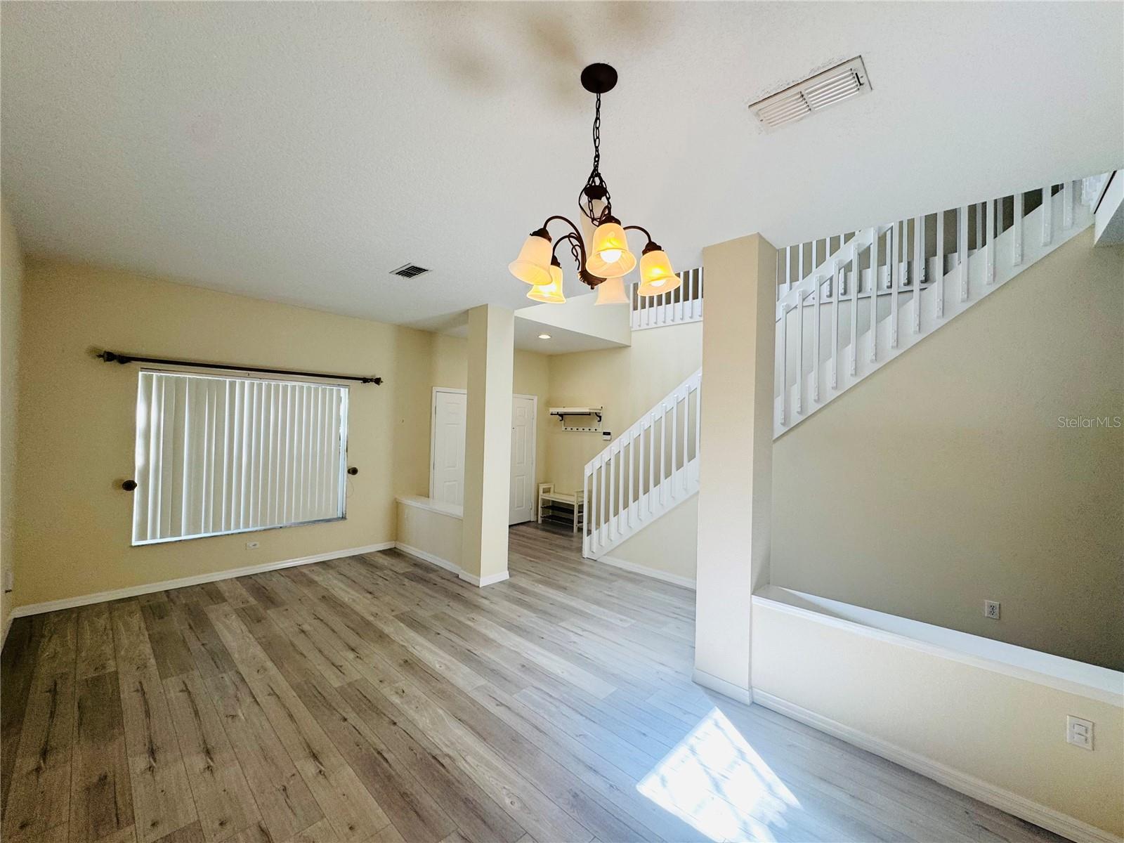 Image 5 of 33 For 1218 Winding Willow Court