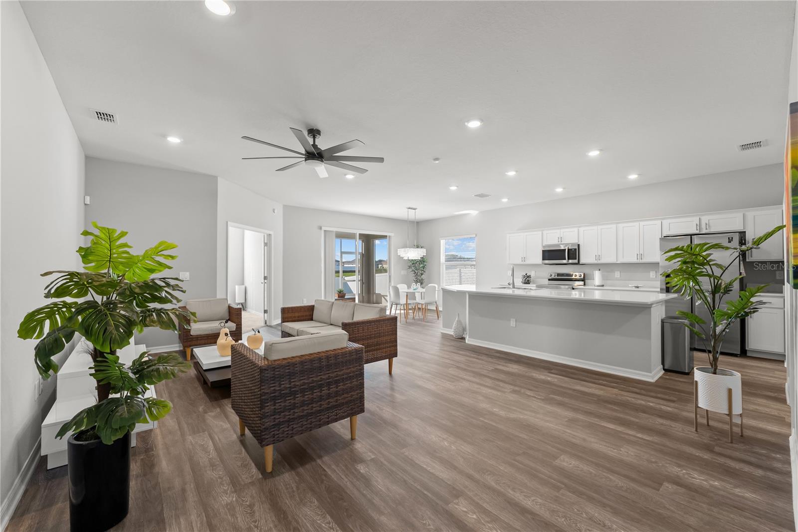 Image 12 of 48 For 870 Galloway Street