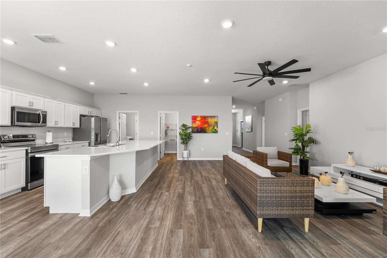 Image 13 of 48 For 870 Galloway Street