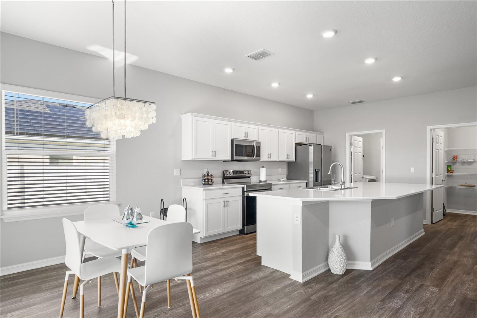 Image 15 of 48 For 870 Galloway Street