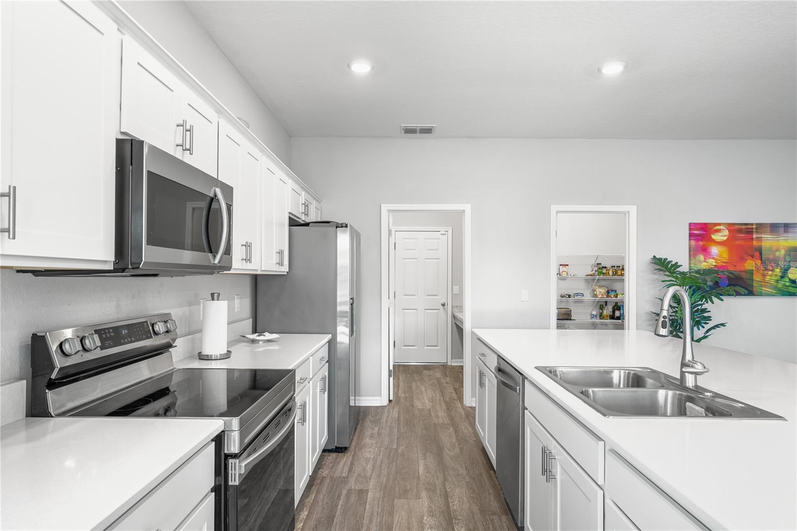 Image 18 of 48 For 870 Galloway Street