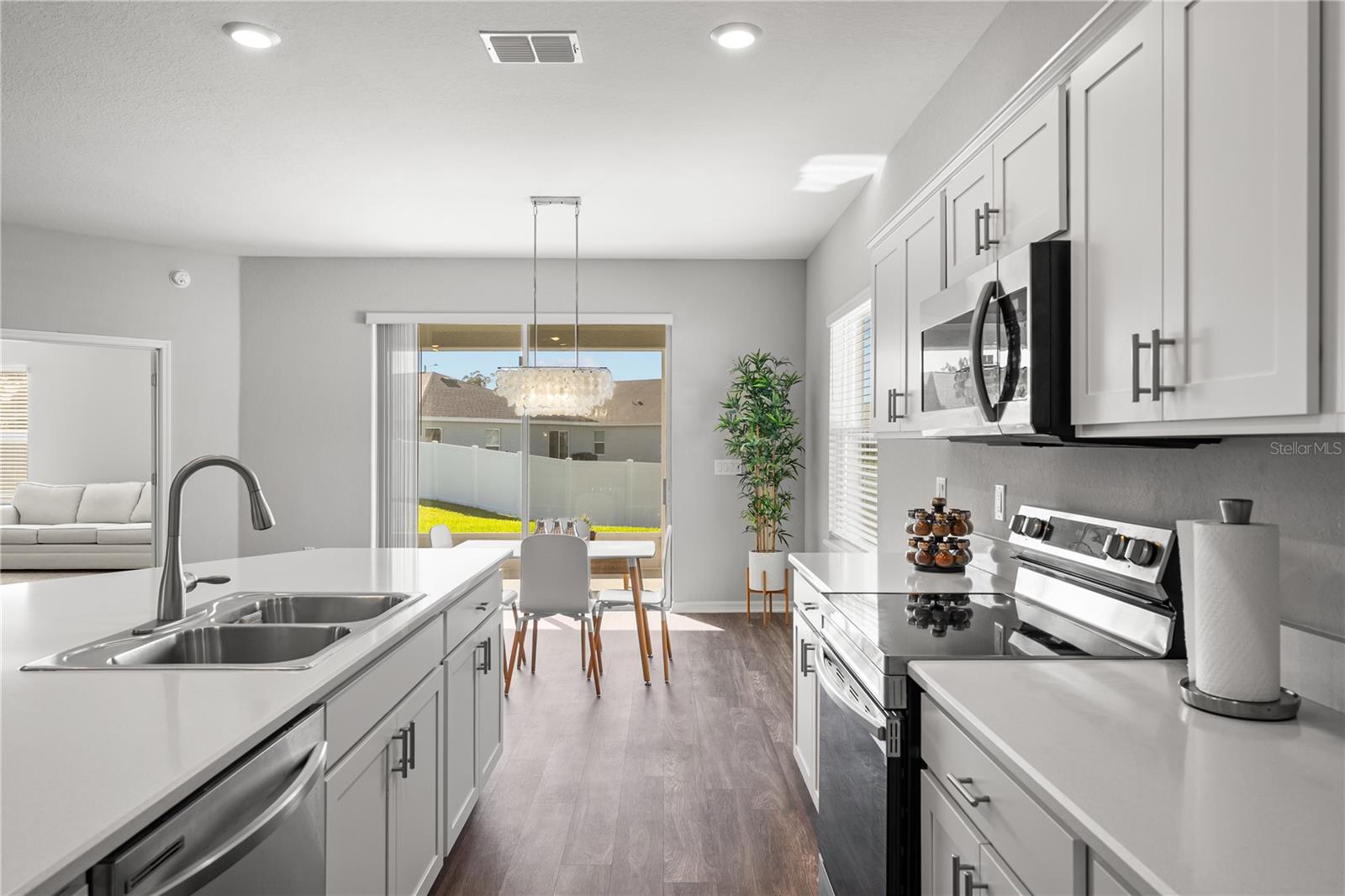 Image 19 of 48 For 870 Galloway Street