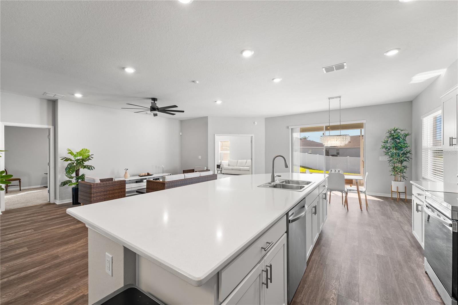 Image 20 of 48 For 870 Galloway Street